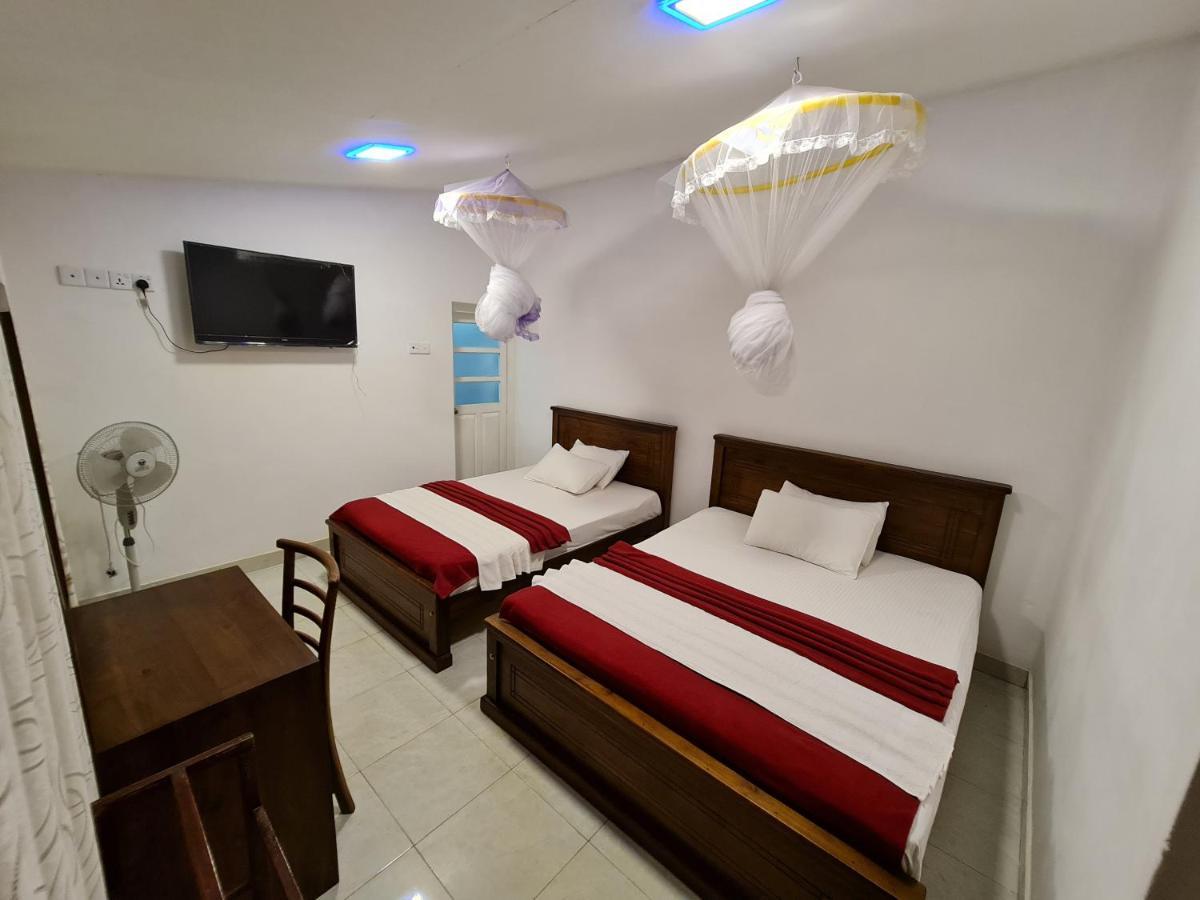 Hotel Serendib Hill บันดาราเวลา ภายนอก รูปภาพ