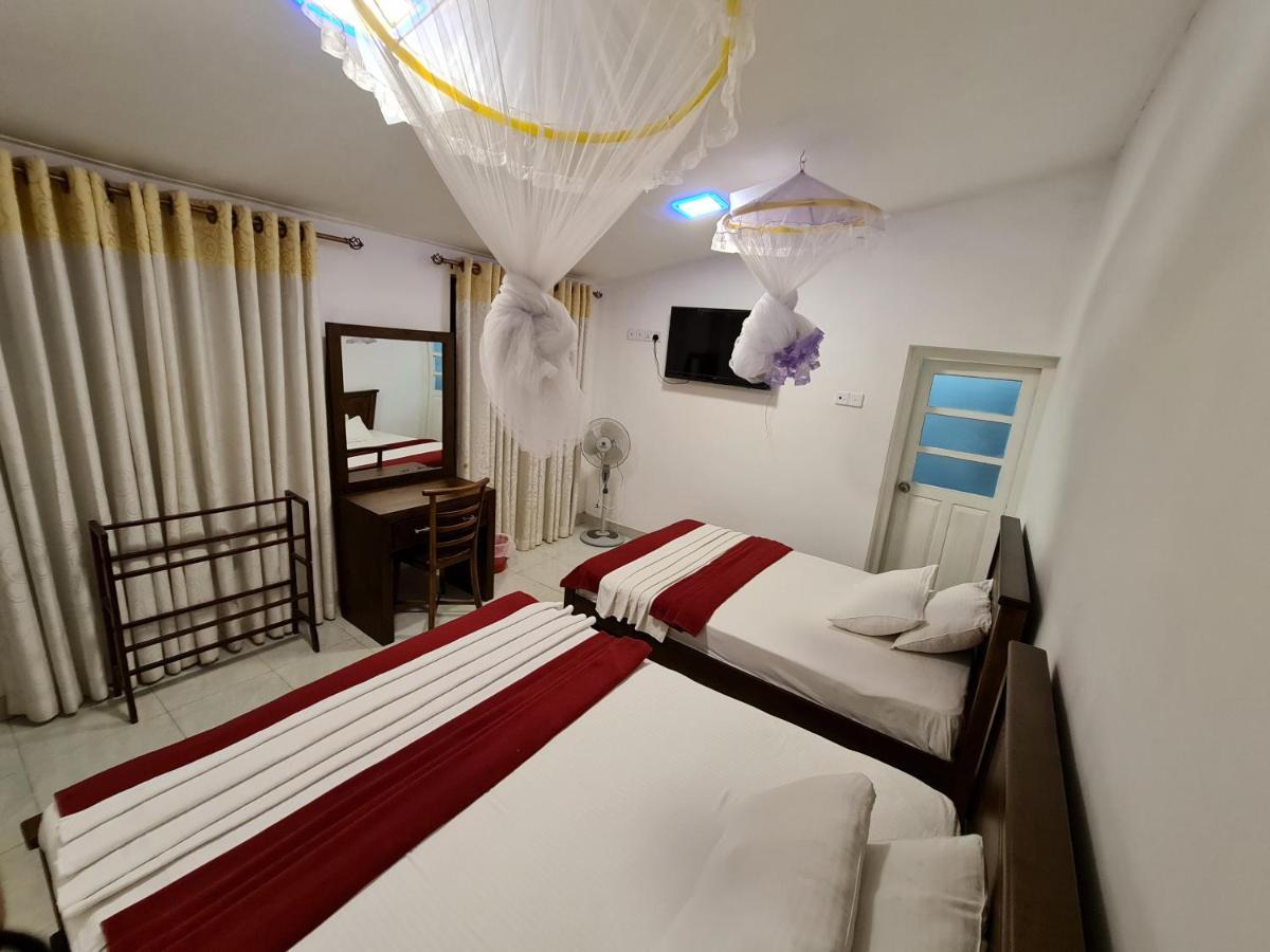 Hotel Serendib Hill บันดาราเวลา ภายนอก รูปภาพ